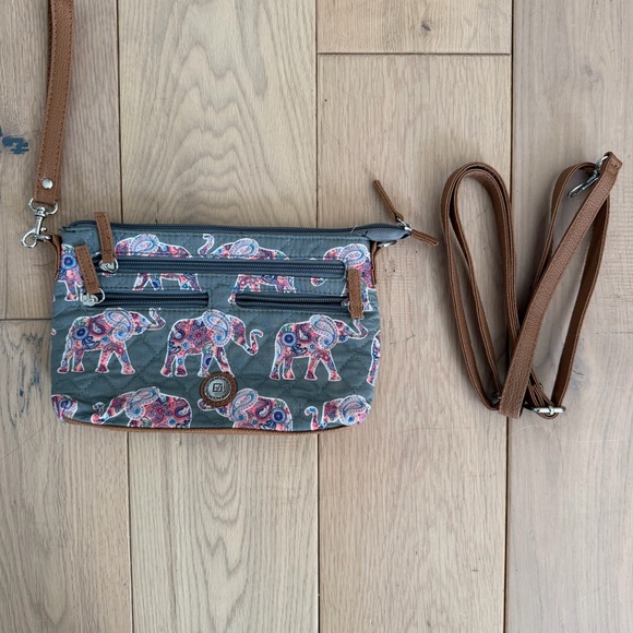Stone Mountain Accessories Handbags - *NWOT* Stone Mountain Elephant Print Crossbody Bag